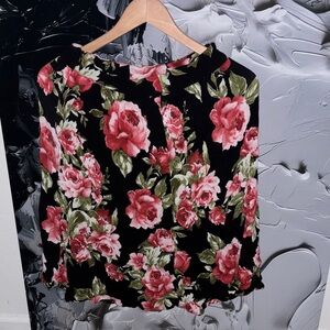 Floral Women's skirt - Black and Pink